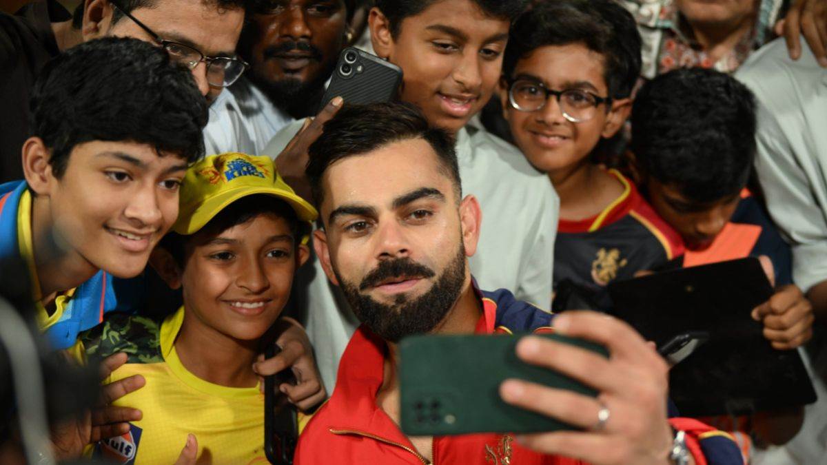 RCB vs CSK :: MA Chidambaram Stadium noticed Kohli followers of CSK, watch video