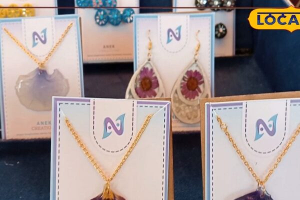 Neha of Dehradun begins the development of resin artwork jewelery, will put the moon within the look